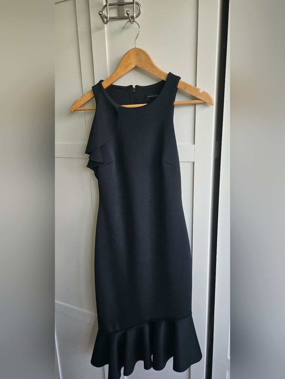 Banana Republic Size 00P Black Midi Sheath Dress with Ruffle Hem